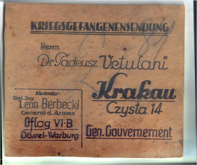 Pokrywka paczki wojennej (sklejka drewniana) wysłanej do Prof. Tadeusza Vetulaniego przez Generała Armii Inż. Leona Berbeckiego ('Kriegsgefangenensendung') z Oflagu VIB Doessel-Warburg