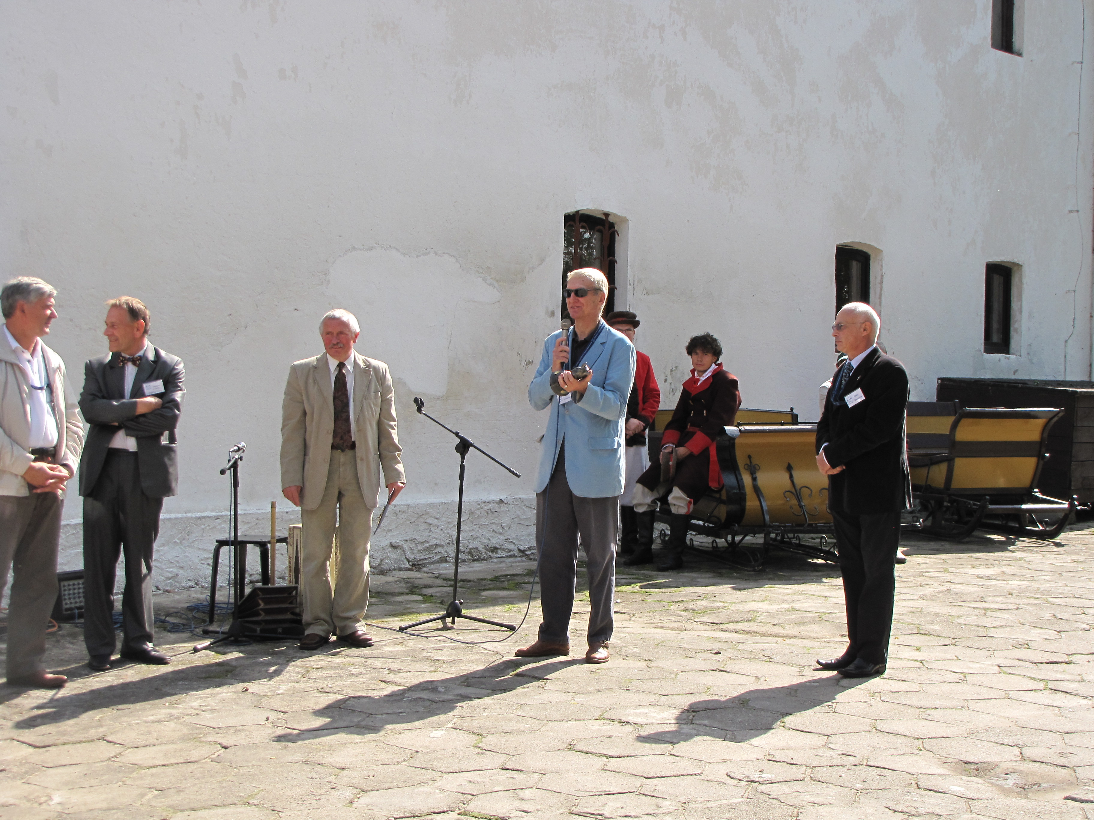 Dir. A. Rudzki, prof. Zbigniew Jaworski, prof. Michał Kleiber (with Statuette), prof. Zygmunt Vetulani